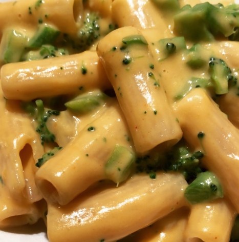 Mac and cheese and broccoli